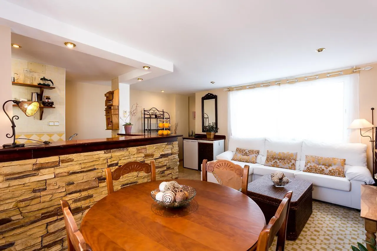 Holi-Rent Darsena Apartment Seville