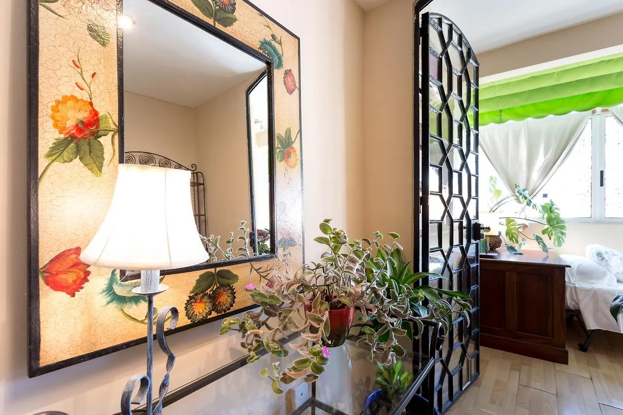 Holi-Rent Darsena Apartment Seville
