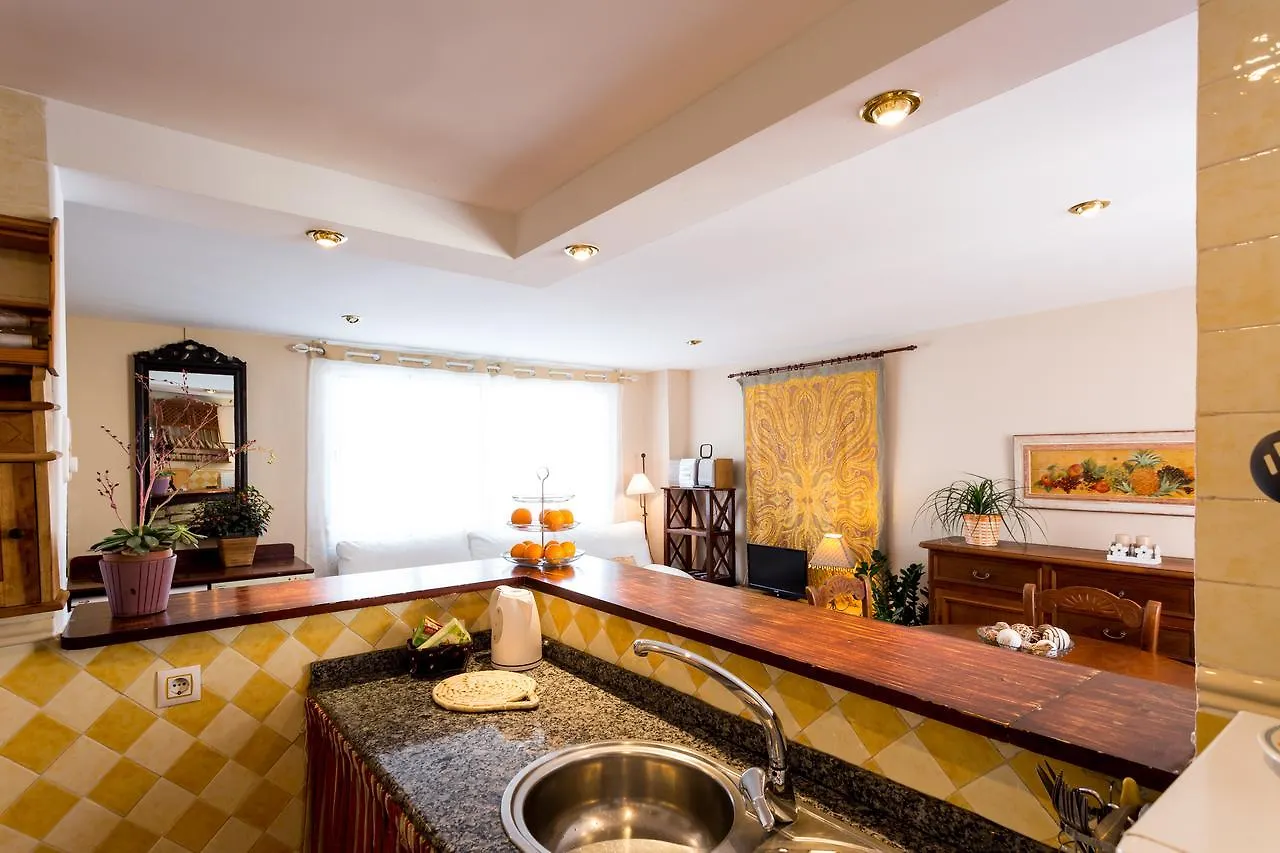 Holi-Rent Darsena Apartment Seville 0*,