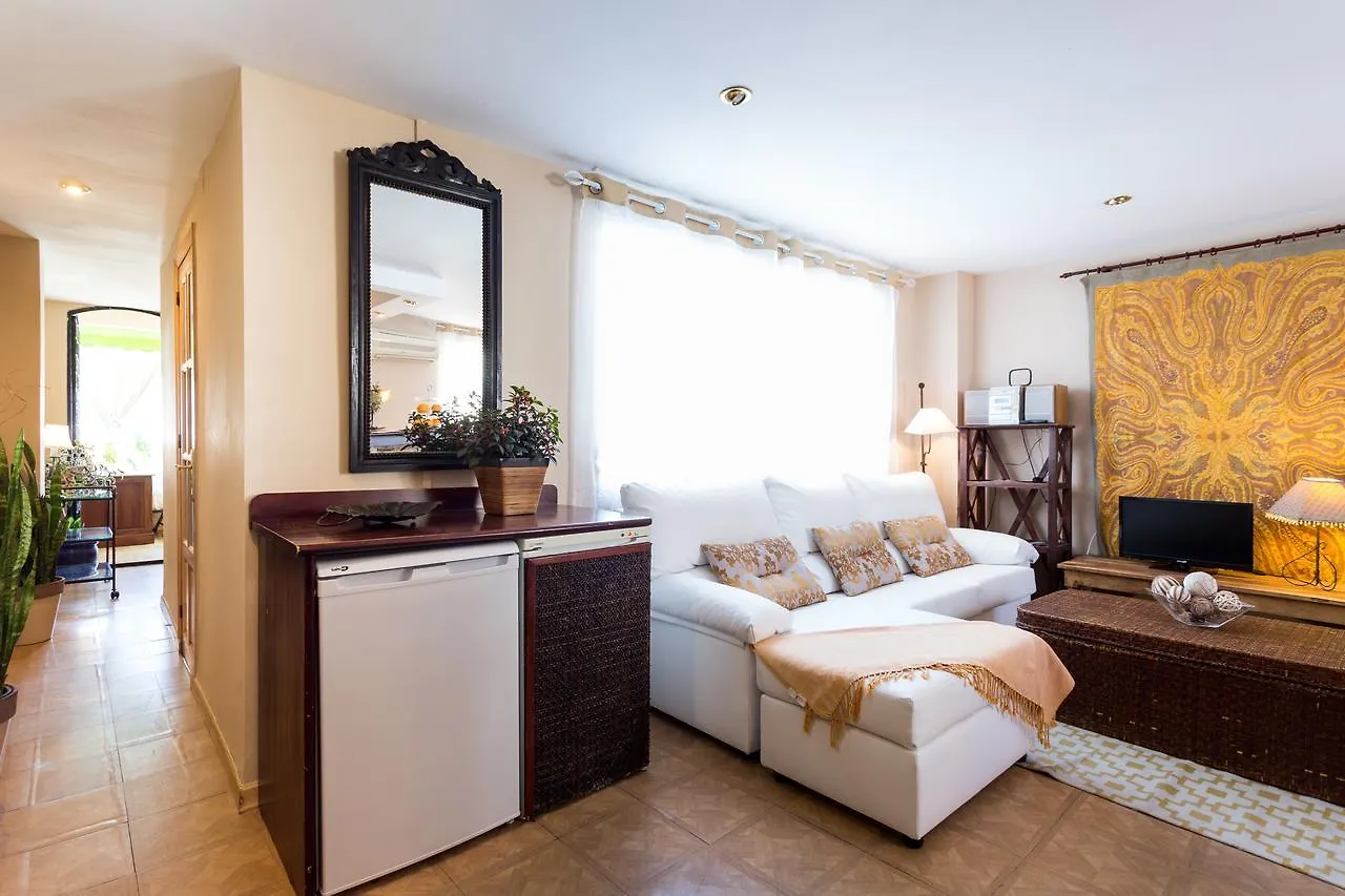 Holi-Rent Darsena Apartment Seville