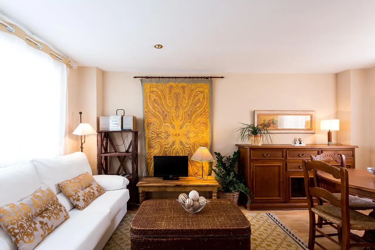 Holi-Rent Darsena Apartment Seville